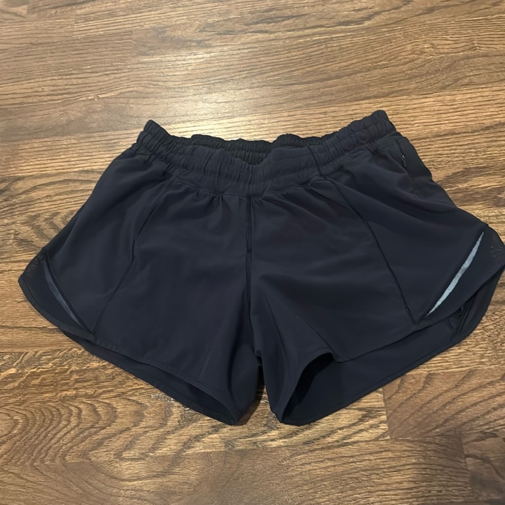 Lululemon Hotty Hot shorts 🍋